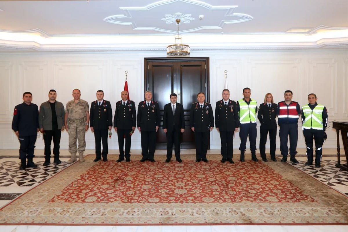 Son dakika haberi: Jandarma Teşkilatının 182. kuruluş yıl dönümü dolayısıyla Ankara Valisi Vasip Şahin\'e ziyaret