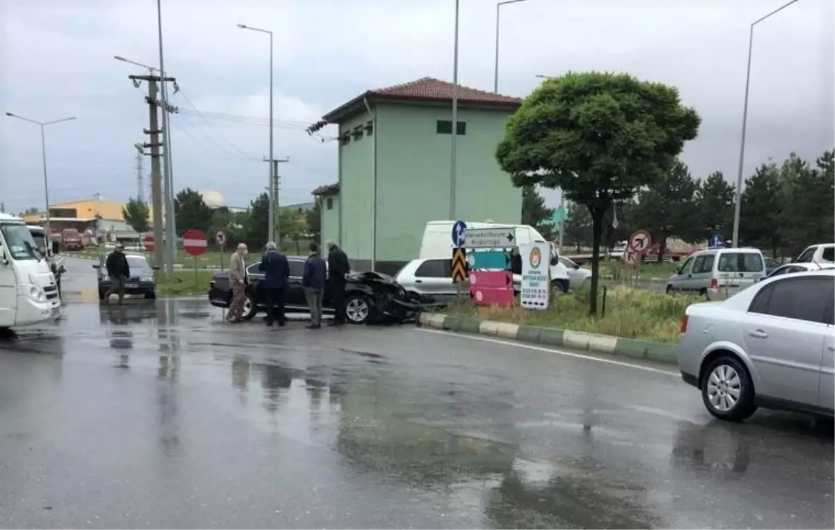 KSBÜ Rektörü Kavuncu kaza geçirdi