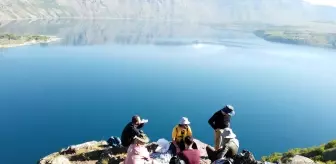 Son dakika haberi! Nemrut Krater Gölü'nde çevre temizliğine dikkat çekmek için doğa yürüyüşü