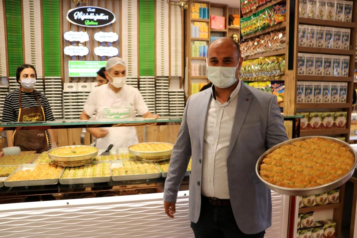 Niğde elmasından baklava ve lokum yaptılar