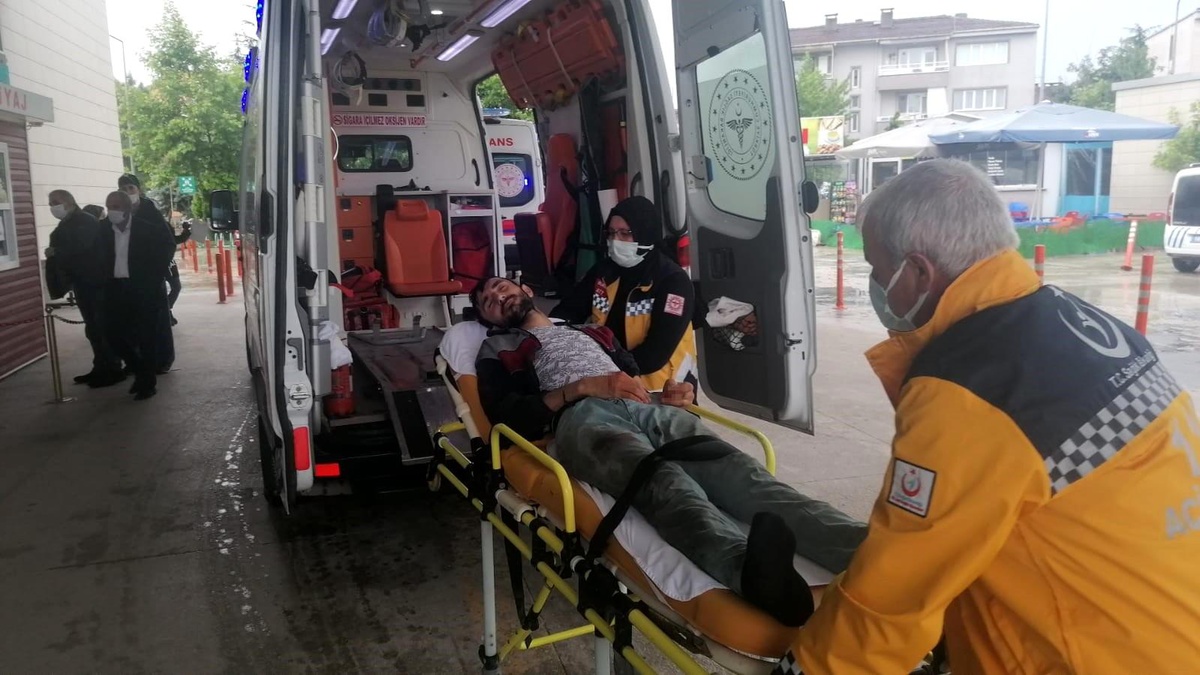 Oto yıkamacıda elektrik akımına kapıldı