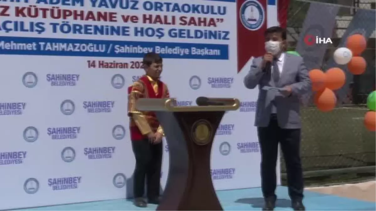 Şahinbey\'den gençlere halı saha ve kütüphane