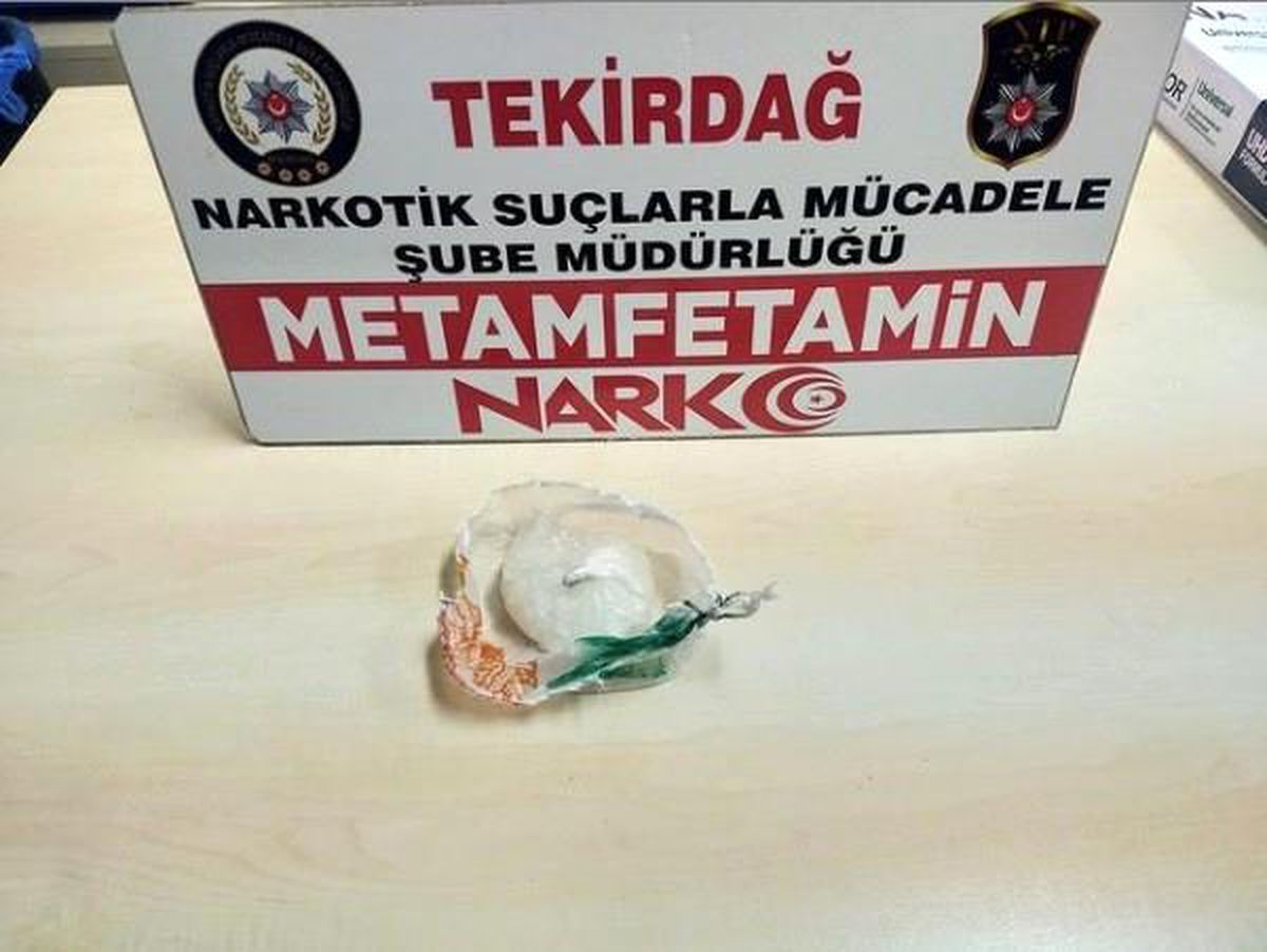 Şüpheli araçtan uyuşturucu çıktı