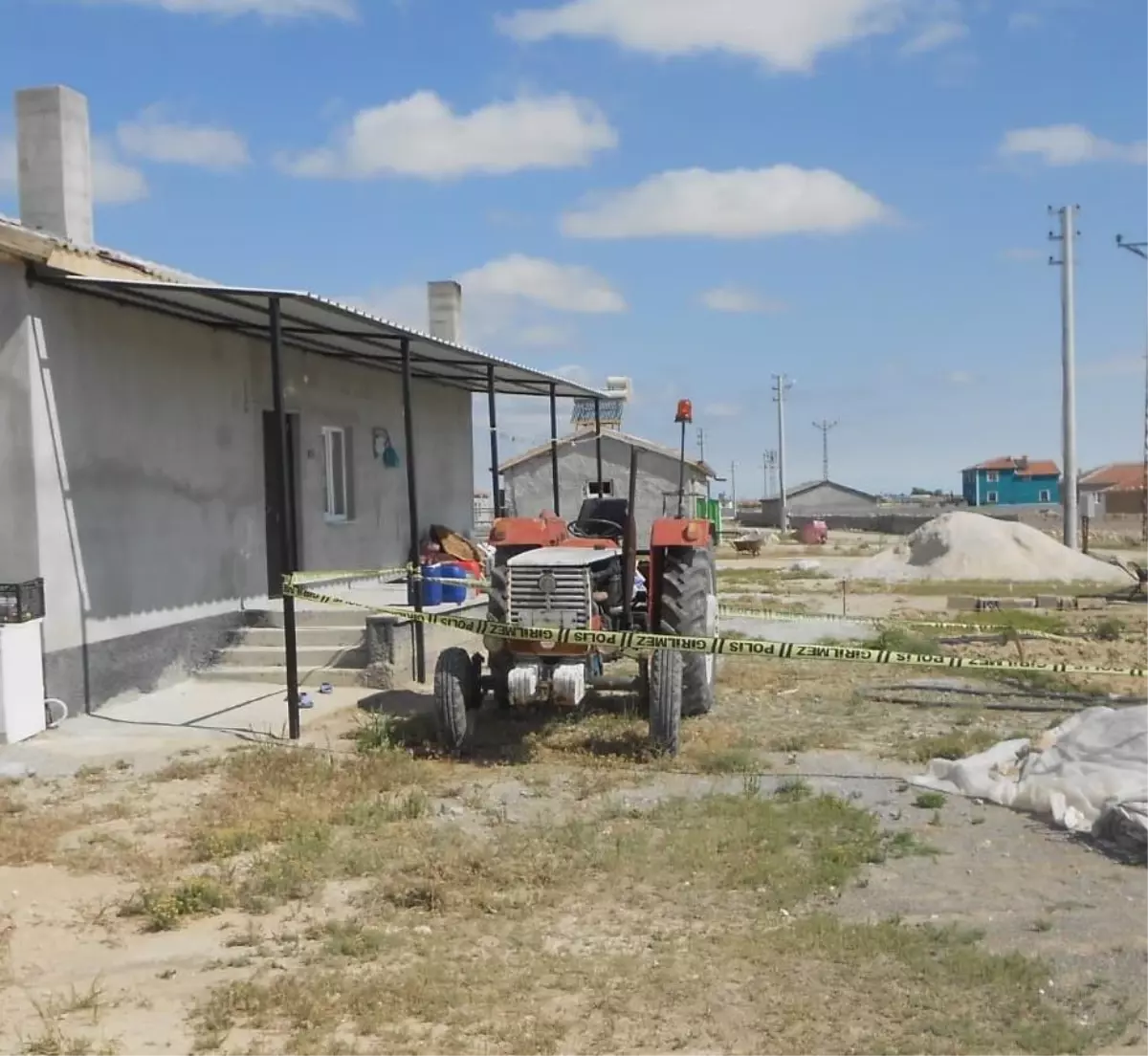 Aksaray\'da babasının kullandığı traktörün altında kalan 2 yaşındaki çocuk yaşamını yitirdi