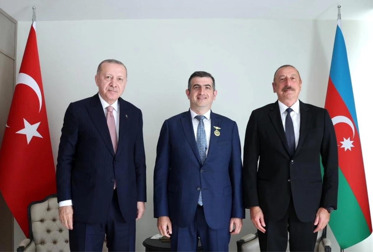 Aliyev\'den Haluk Bayraktar\'a Karabağ Nişanı