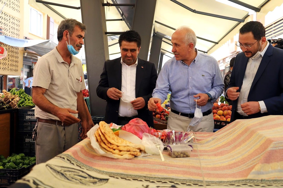 Başkan Gültak, vatandaşlarla bir araya geldi