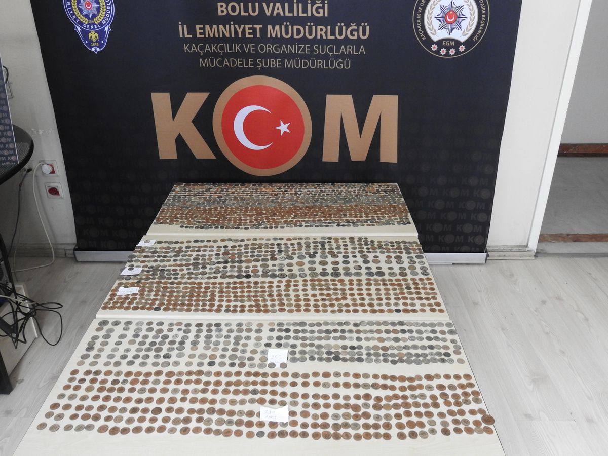 Son dakika haber: Bolu\'da tarihi eser operasyonunda 2 bin 155 sikke ele geçirildi