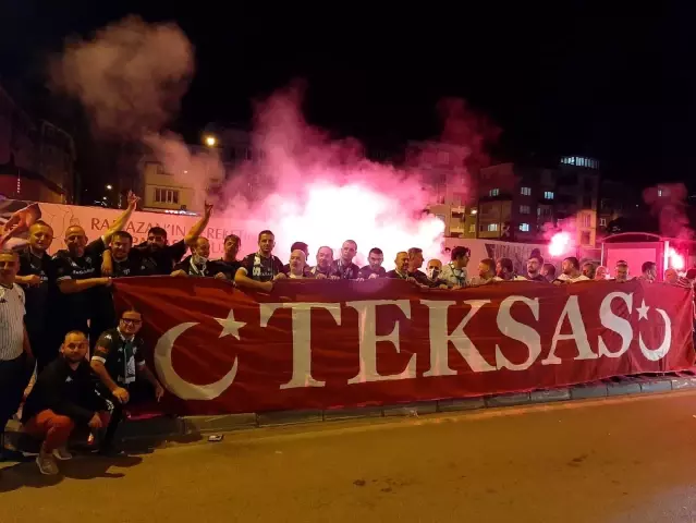 Bursaspor taraftarı, A Milli Takımı desteklemek için Azerbaycan'a gitti