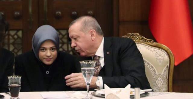 Erdoğan&#39;a NATO zirvesinde eşlik eden kişinin Merve Kavakçı&#39;nın kızı Fatima Gülham Abushanab olduğu ortaya çıktı - Son Dakika