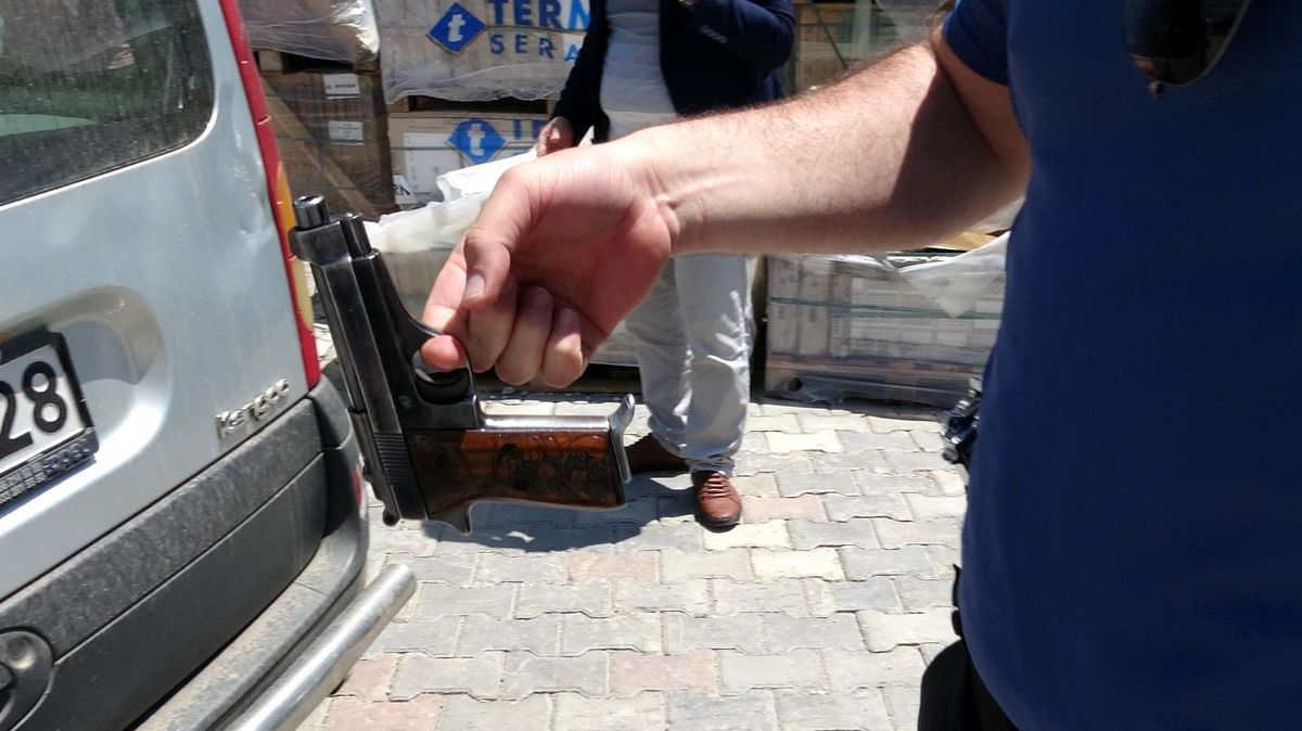 Esnafla nakliyeci arasında arbede