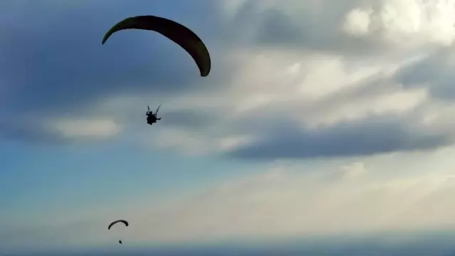 Hatay'da yamaç paraşütü yoğun ilgi görüyor