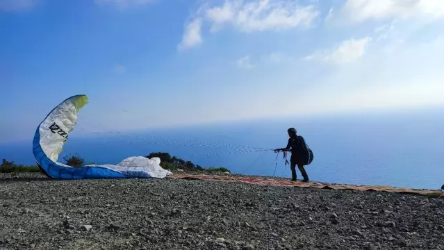 Hatay'da yamaç paraşütü yoğun ilgi görüyor