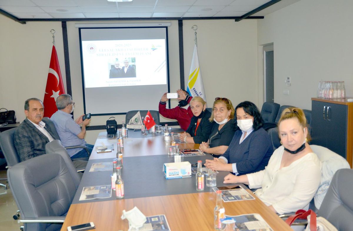 Karamürsel\'de "2020-2023 Ulusal Akıllı Şehir Stratejisi ve Eylem Planı" anlatıldı