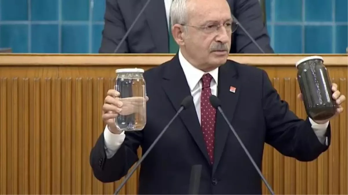 Kılıçdaroğlu, kürsüye biri temiz biri kirli suyla dolu iki kavanozla çıktı: Bunun sorumlusu kim?