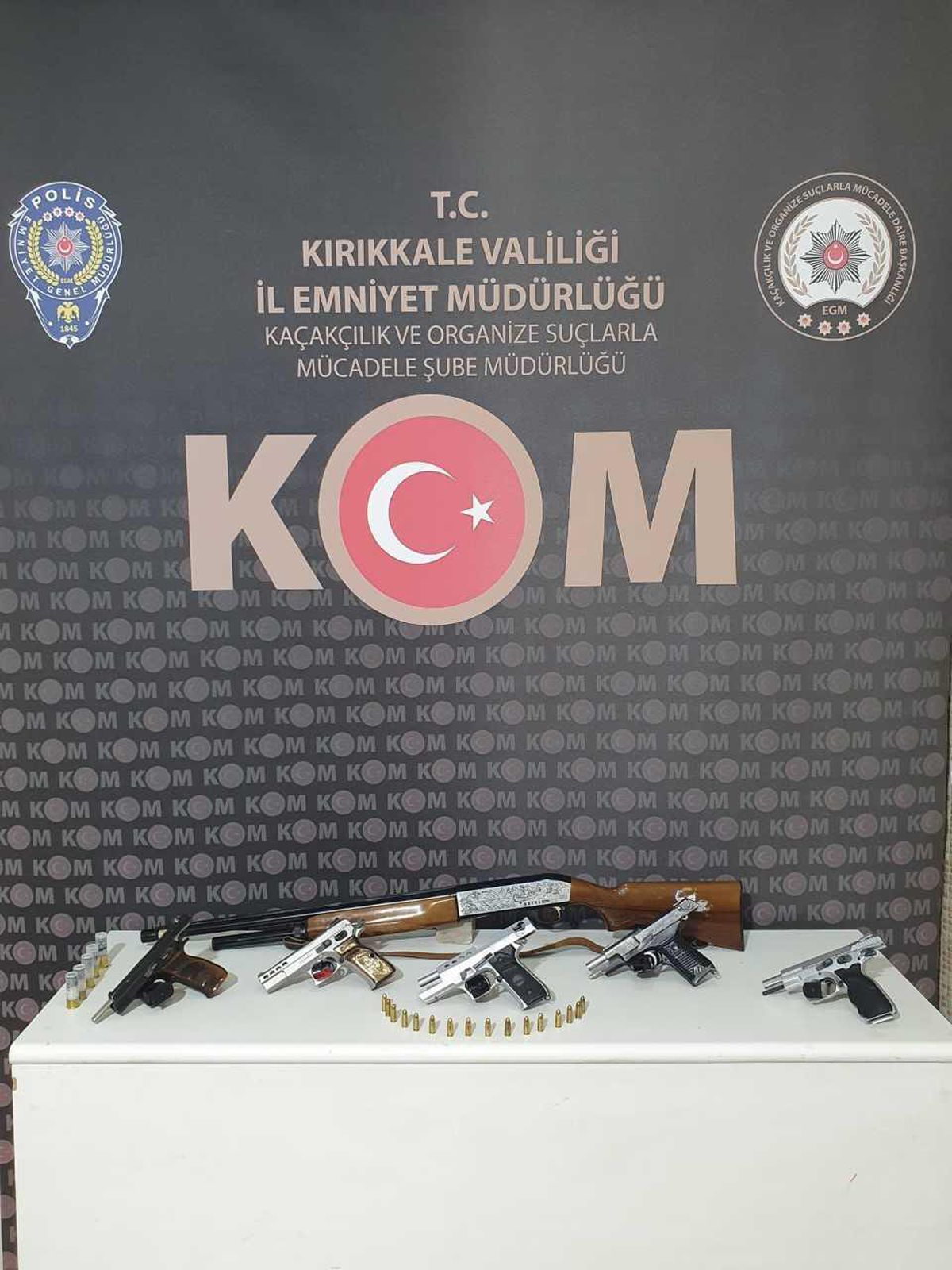 Kırıkkale\'de araçlarında ruhsatsız silah ele geçirilen 3 şüpheli gözaltına alındı
