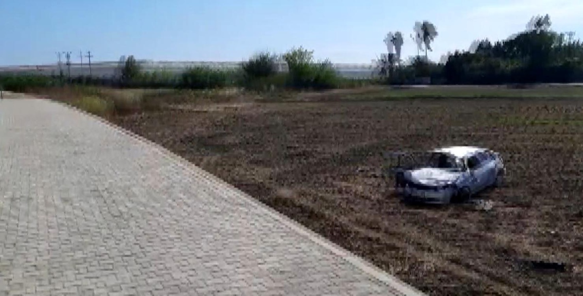 Kontrolden çıkan otomobil takla atarak tarlaya uçtu: 2 yaralı