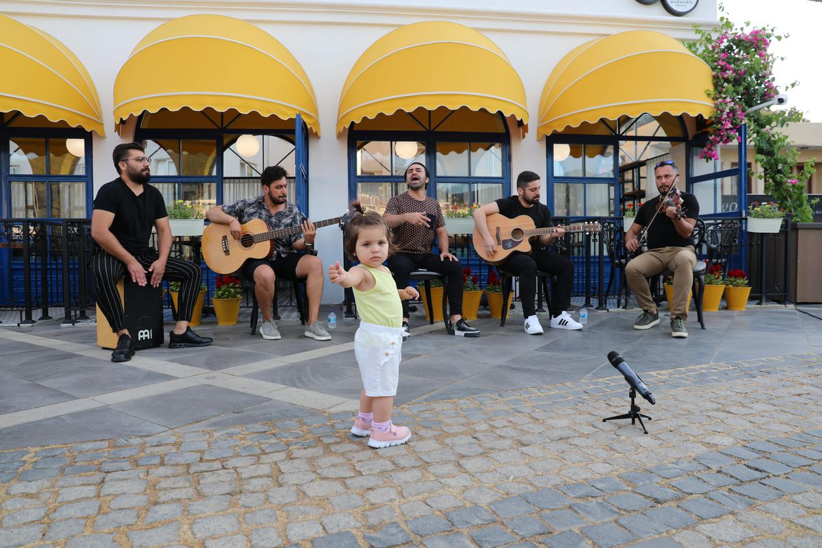 Marmaris\'te müzisyenlere destek için organize edilen "Müzik Susmasın" etkinlikleri başladı