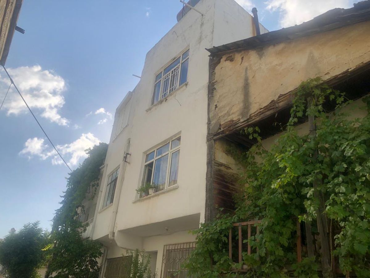 Mersin\'de 2 çocuğunu bıçakla yaraladığı öne sürülen kadın intihar etti