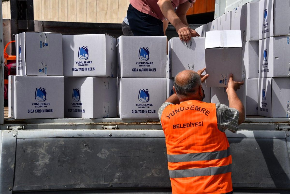 Yunusemre Belediyesi elini mazlumlara uzattı
