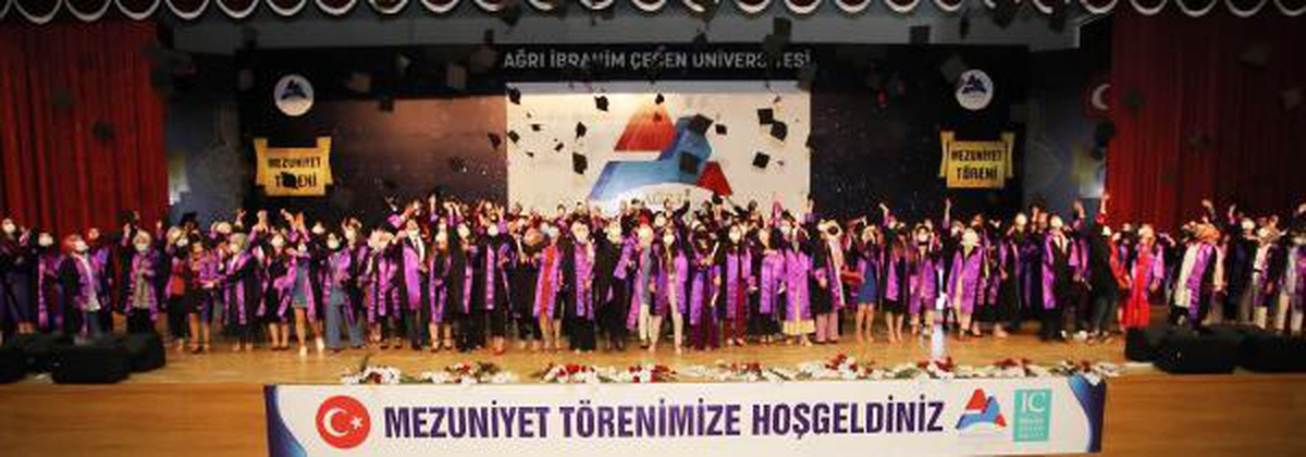 AİÇÜ\'de yüz yüze mezuniyet töreni