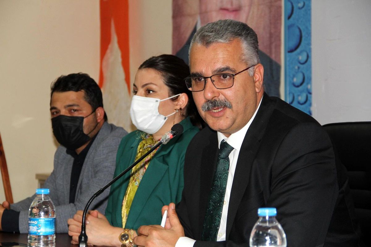 AK Parti Çorum İl Başkanı Ahlatcı: "Bunların halkçılığı da, milliyetçiliği de dillerinde dolgu malzemesi, slogandan öte geçmiyor.