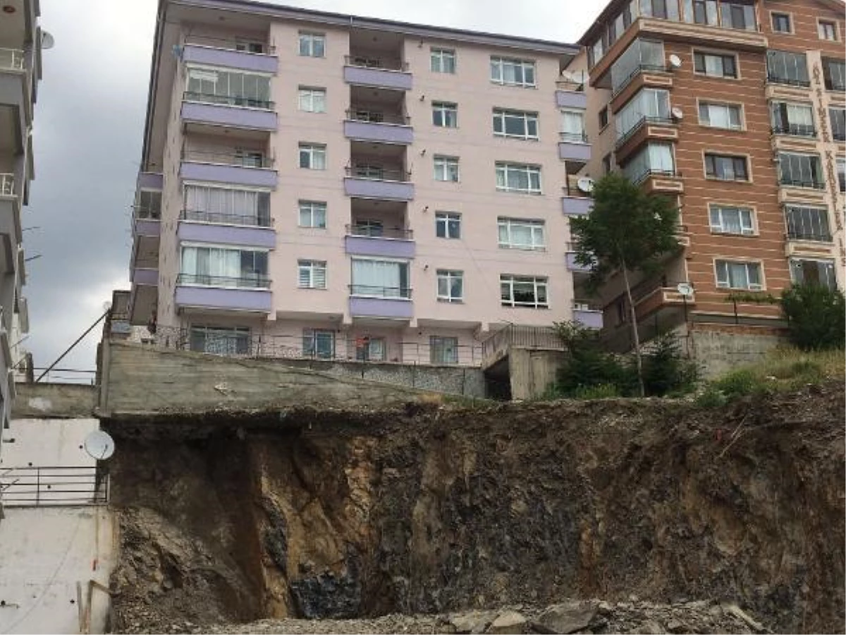 Ankara\'da otoparkında göçük oluşan binanın istinat duvarı yeniden yapılacak