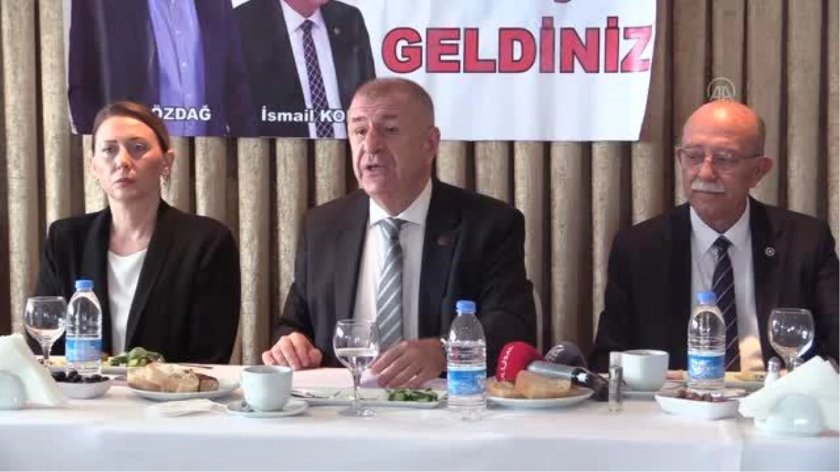 Bağımsız İstanbul milletvekili Ümit Özdağ, İzmir\'de temaslarda bulundu