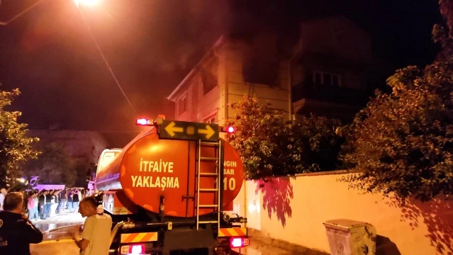 Bursa'da 3 katlı binada korkutan yangın