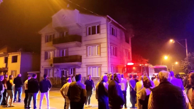 Bursa'da 3 katlı binada korkutan yangın