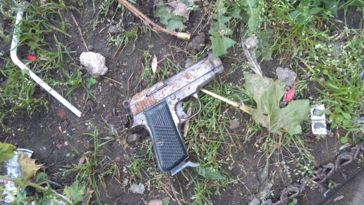 Son dakika haber... Bursa\'da boş arsada bulunan tabancanın ateş alması sonucu bir çocuk yaralandı
