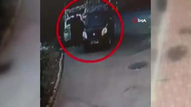 Çekmeköy'de park halindeki aracın bagajını soyan hırsızlar tutuklandı