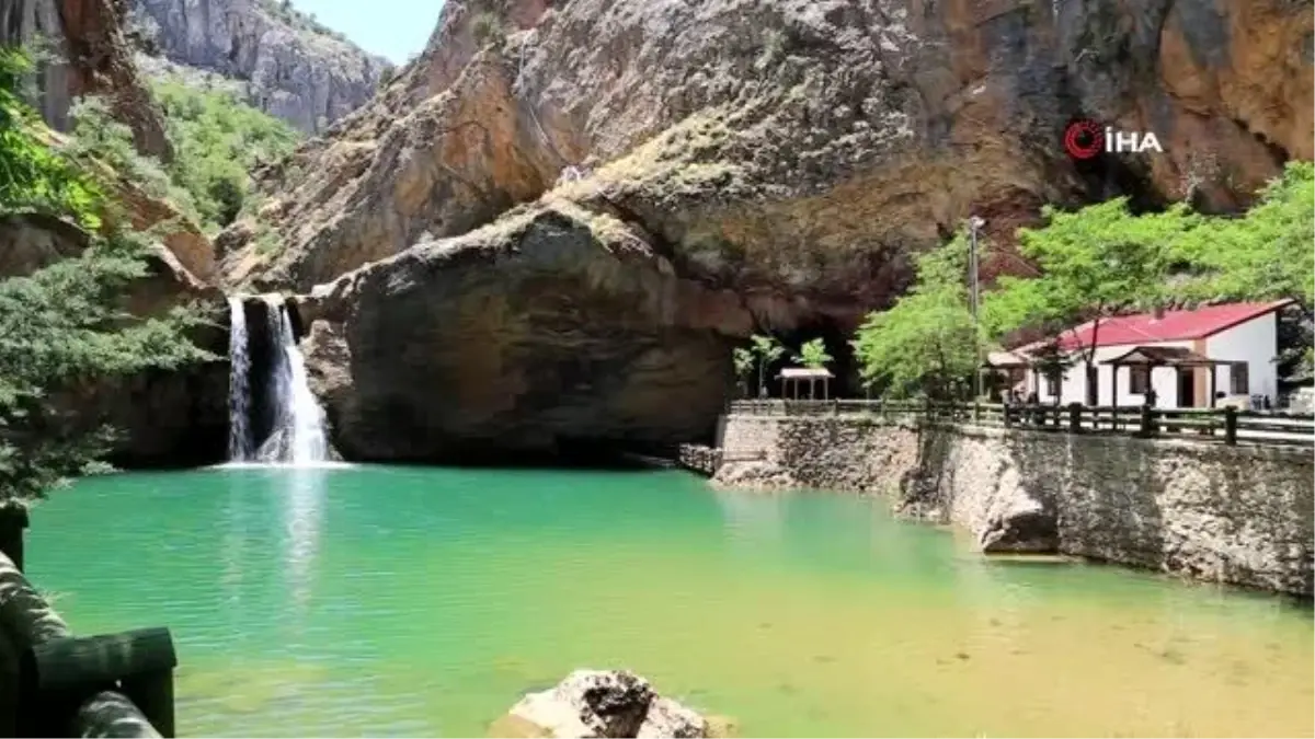 Çetmi Şelalesi doğa ve fotoğraf tutkunlarını bekliyor