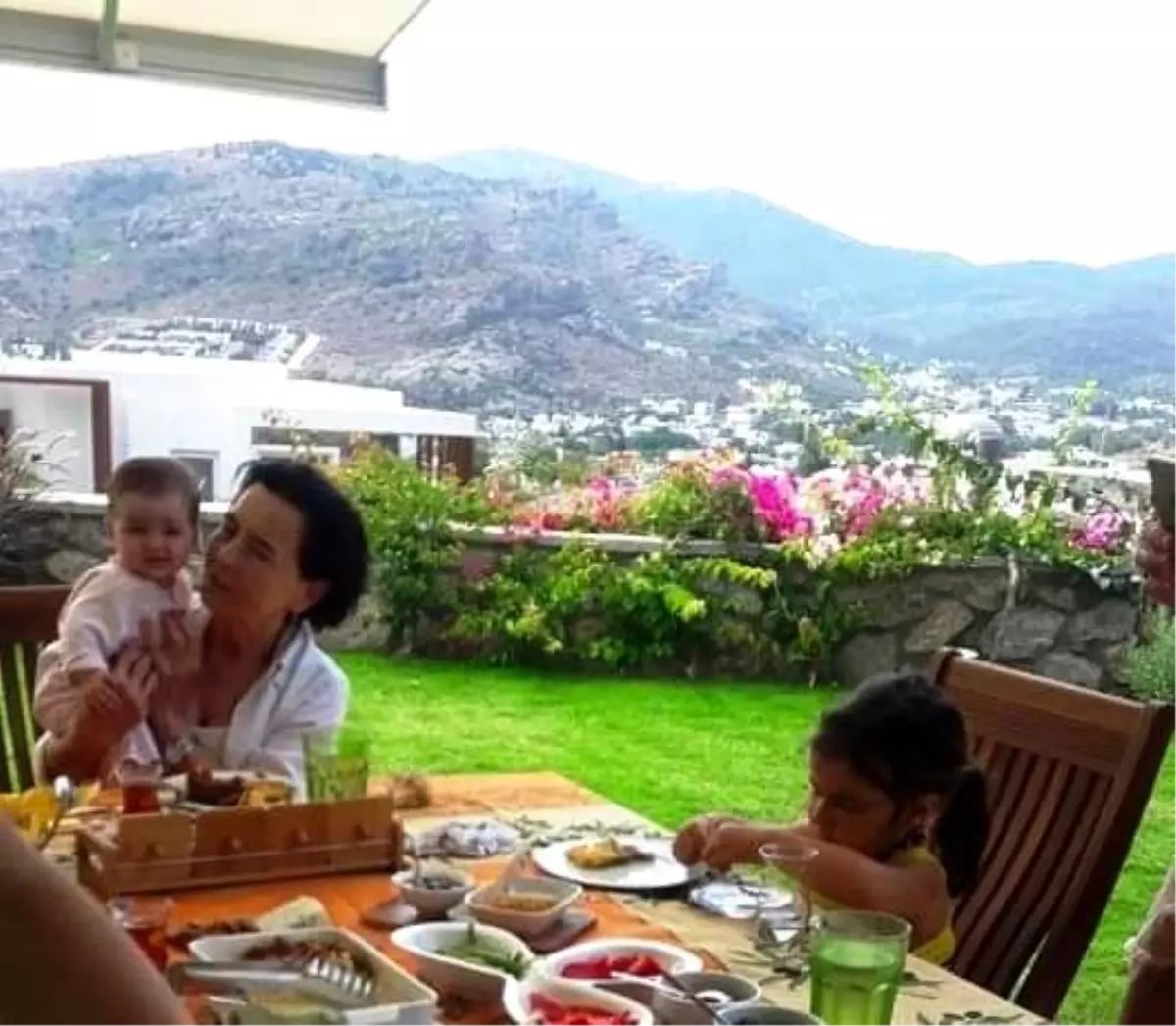 Fatma Girik Bodrum\'a veda ediyor