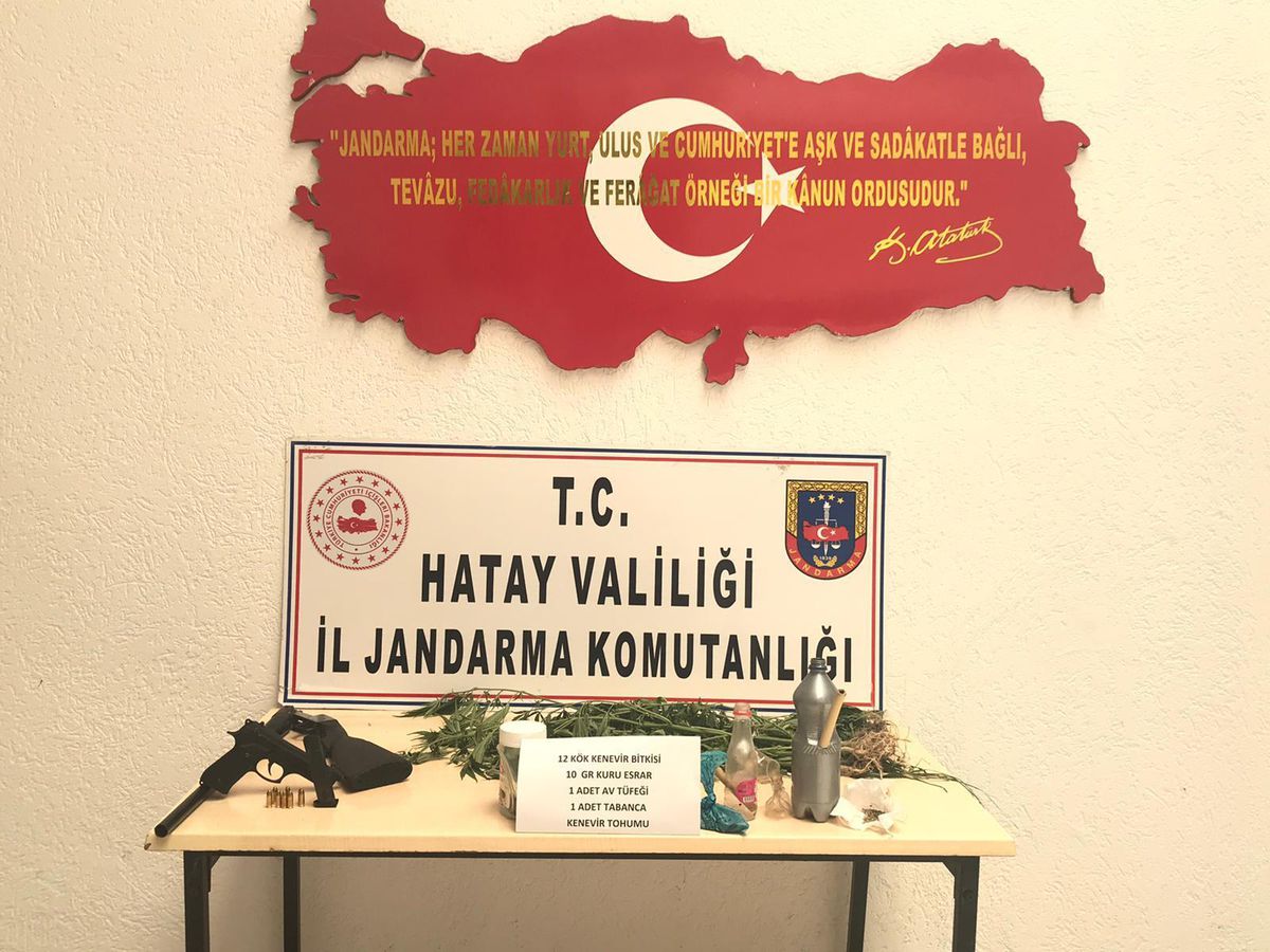 Hatay\'da uyuşturucu operasyonunda yakalanan 3 şüpheli tutuklandı