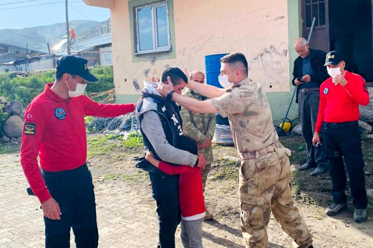 Son dakika haberi | Hayvan otlatırken kaybolan çocuk ormanlık alanda bulundu