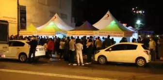 İstanbul'da aşı kuyruğu akşam da devam etti