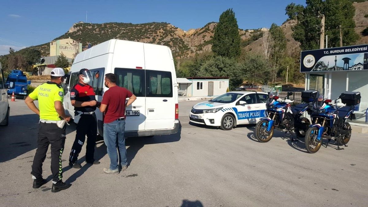 Son dakika 3. sayfa: Jandarma ve Emniyetten ortak trafik denetimi
