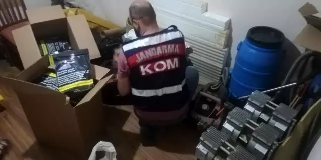 İzmir'de 30 bin 320 makaron ele geçirildi