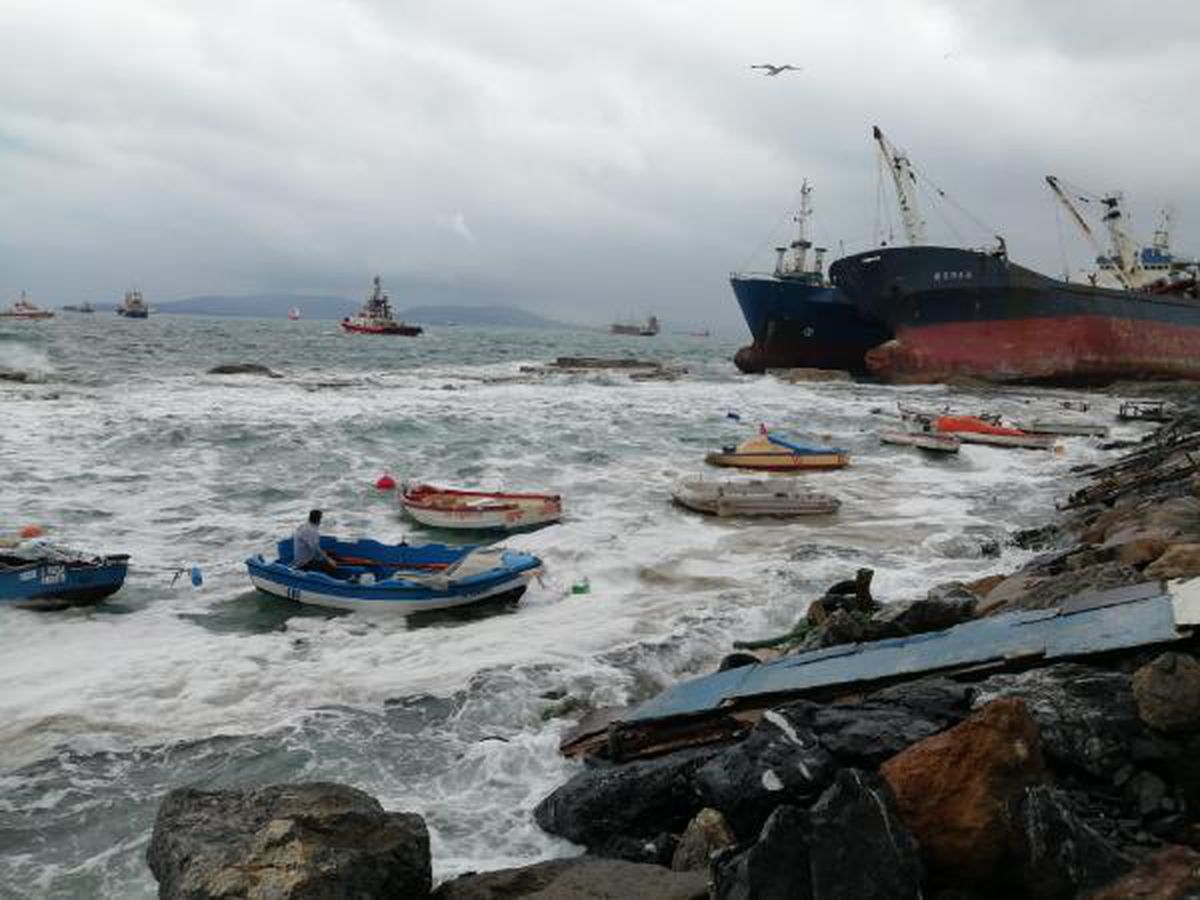 Kartal\'da sürüklenen gemi kıyıdaki gemiye yaslandı (2)