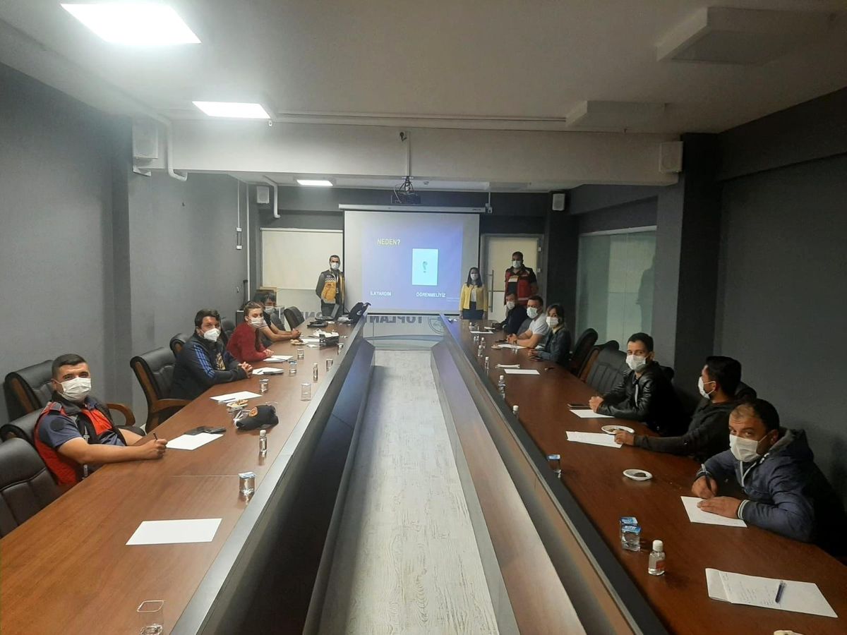 Belediye personeline "Temel İlk Yardım Eğitimi" düzenlendi