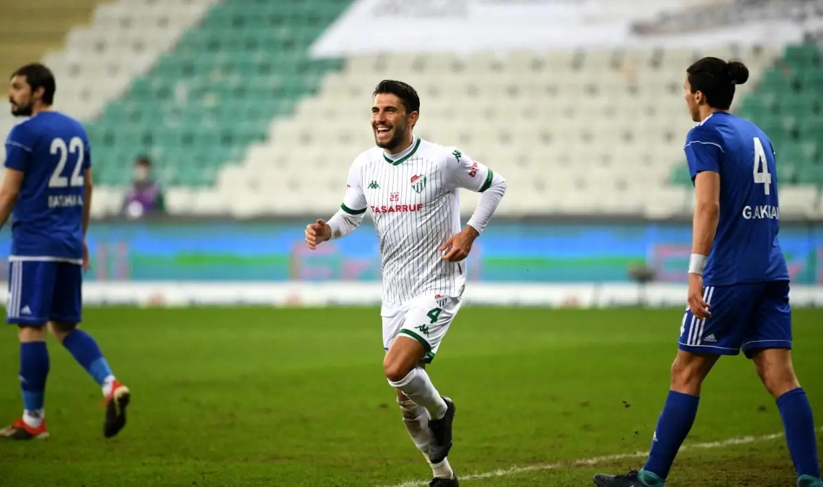 Bursaspor, Cüneyt Köz\'le 2 yıllığına anlaştı