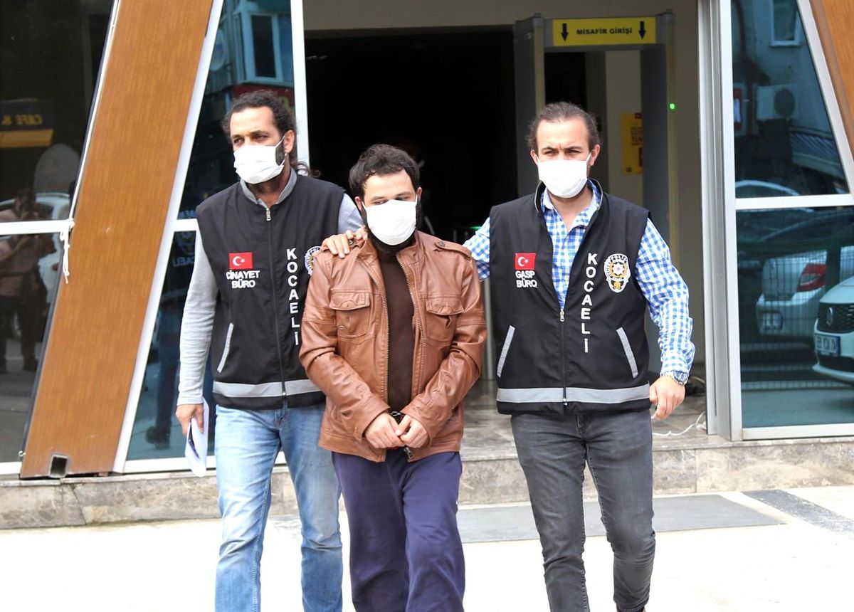 Cinayet zanlısıyla birlikte cesedi gömen baba ve oğlu da tutuklandı