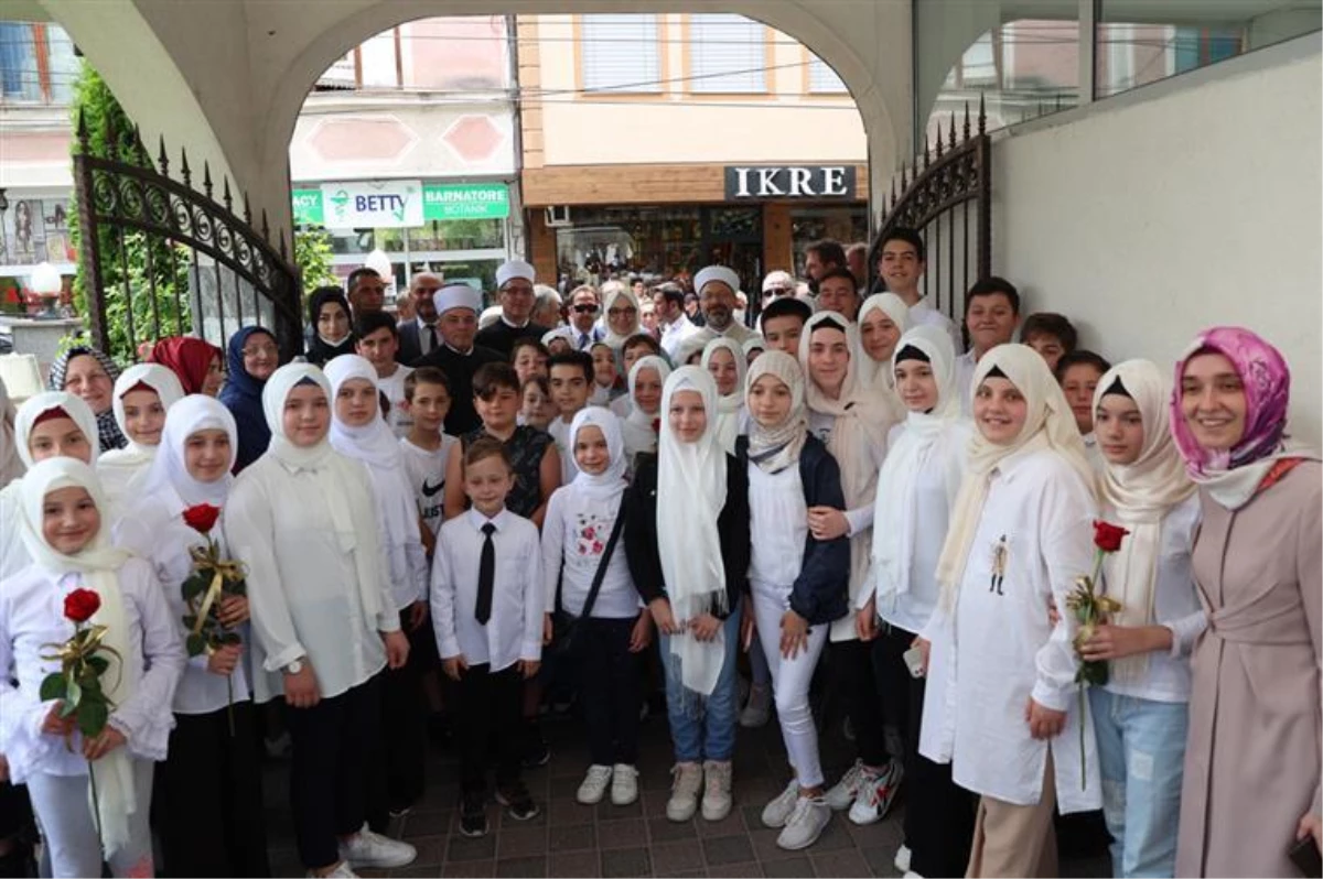 Diyanet İşleri Başkanı Erbaş, Kuzey Makedonya\'nın Gostivar şehrindeki Saat Camisi\'ni ziyaret etti