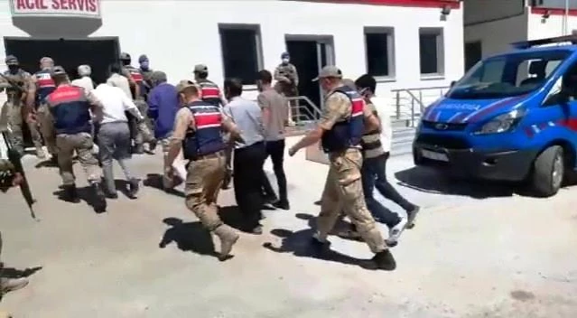 DİYARBAKIR - Terör operasyonunda yakalanan zanlılardan 1'i tutuklandı
