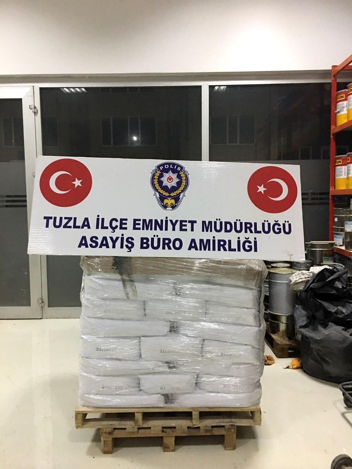 Dolandırıcılar, tonlarca kimyasal maddeyi kamyona yükleyip sırra kadem bastı