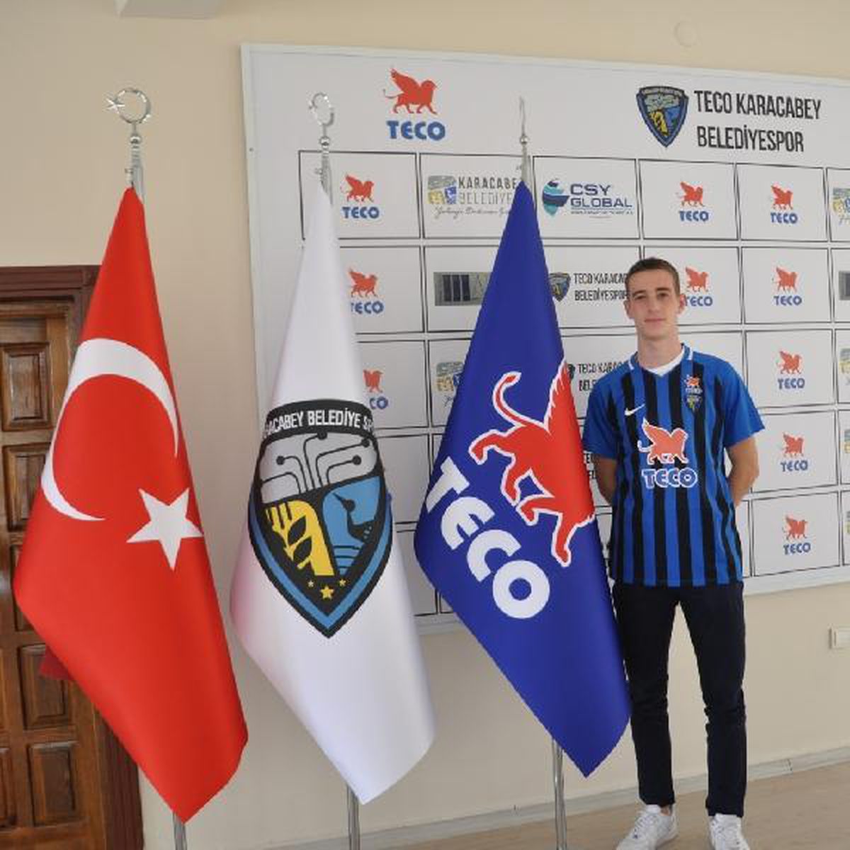 Fenerbahçe efsane oyuncusu Mirkoviçin oğlu TECO Karacabey Belediyespor\'da