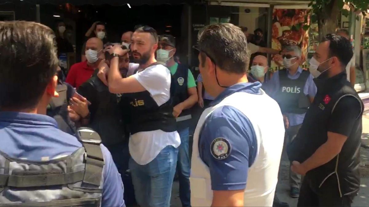 HDP il binası önünde hareketli dakikalar