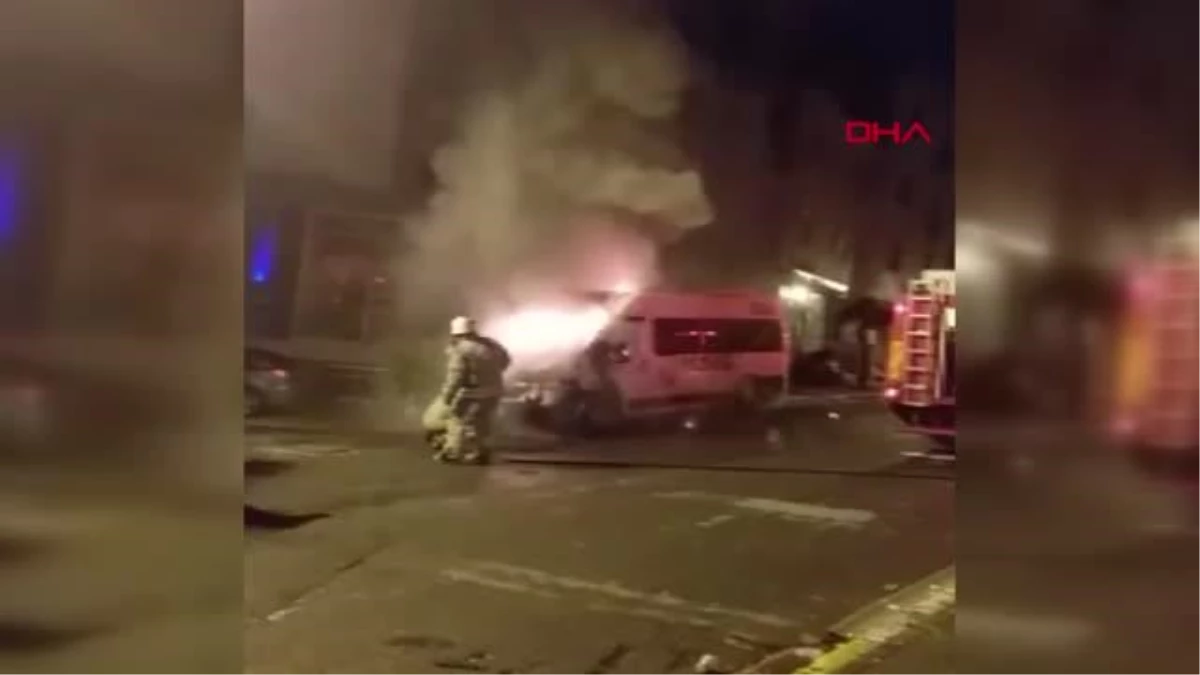 Sancaktepe\'de park halindeki minibüs alev alev yandı