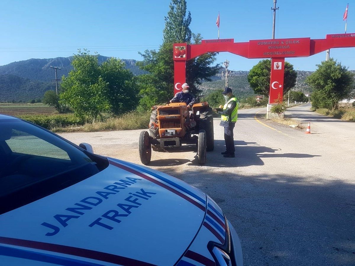 Jandarmadan 25 araç sürücüsüne 18 bin 400 TL ceza