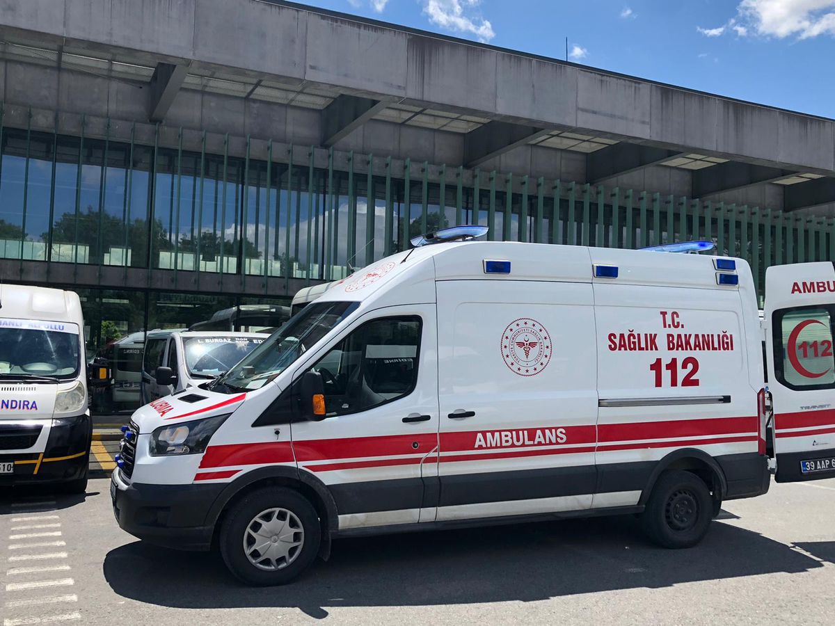 Lüleburgaz\'da bıçaklı kavgada yaralanan kişi hastaneye kaldırıldı